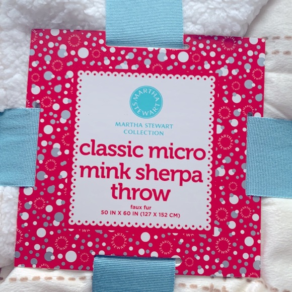 Martha Stewart Collection Classic Micro Mink Sherpa Throw Faux Fur 50”c 60” - Picture 3 of 5
